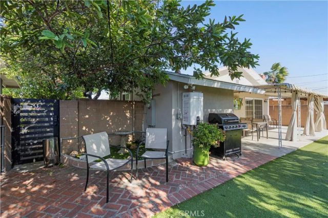 8673 Herrick Avenue, Los Angeles, CA 91352