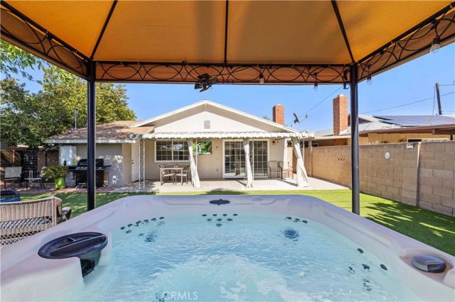 8673 Herrick Avenue, Los Angeles, CA 91352