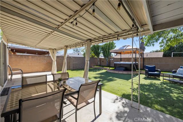 8673 Herrick Avenue, Los Angeles, CA 91352