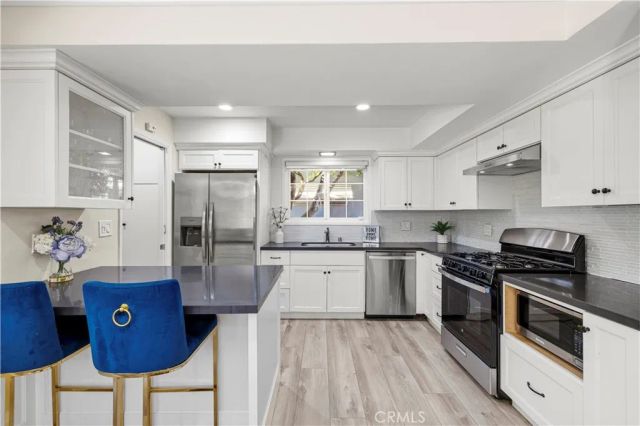 8673 Herrick Avenue, Los Angeles, CA 91352