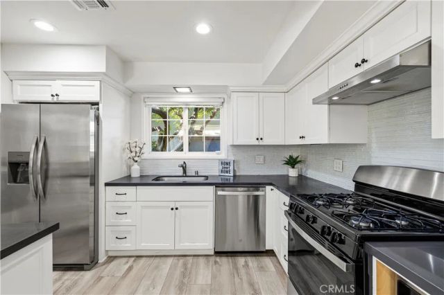 8673 Herrick Avenue, Los Angeles, CA 91352