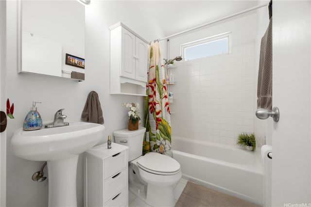 1461 Aunauna Street, Kailua, HI 96734