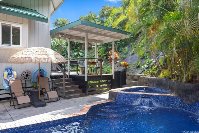 1461 Aunauna Street, Kailua, HI 96734