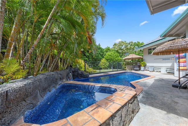 1461 Aunauna Street, Kailua, HI 96734