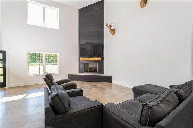 297 Bourrous Drive, Diboll, TX 75941