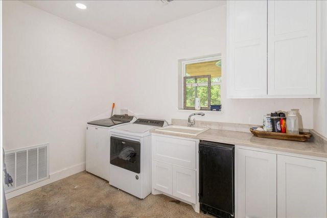 297 Bourrous Drive, Diboll, TX 75941