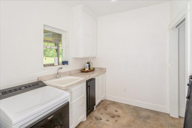 297 Bourrous Drive, Diboll, TX 75941