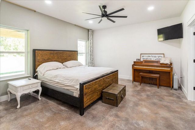 297 Bourrous Drive, Diboll, TX 75941