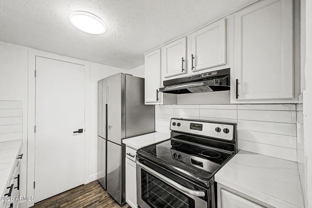 4634 E SOUTHGATE Avenue, Phoenix, AZ 85040