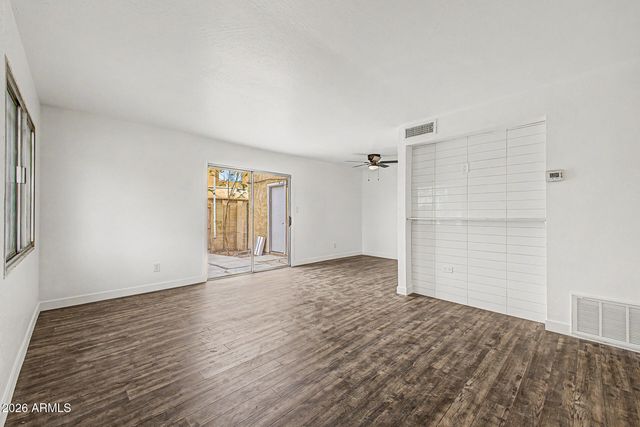 4634 E SOUTHGATE Avenue, Phoenix, AZ 85040