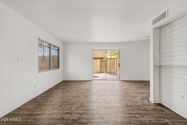 4634 E SOUTHGATE Avenue, Phoenix, AZ 85040