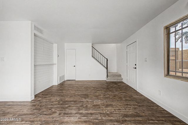 4634 E SOUTHGATE Avenue, Phoenix, AZ 85040