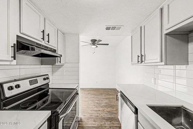 4634 E SOUTHGATE Avenue, Phoenix, AZ 85040