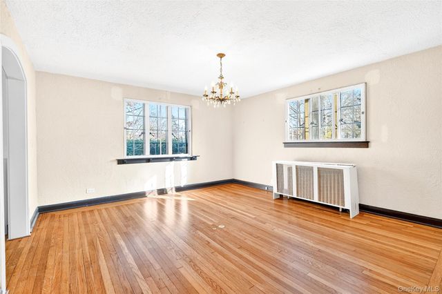 5 Seymour Place, White Plains, NY 10605