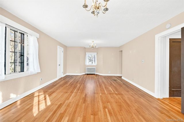 5 Seymour Place, White Plains, NY 10605