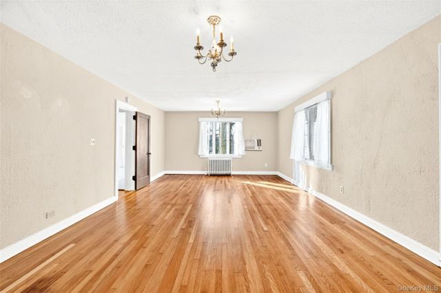 5 Seymour Place, White Plains, NY 10605