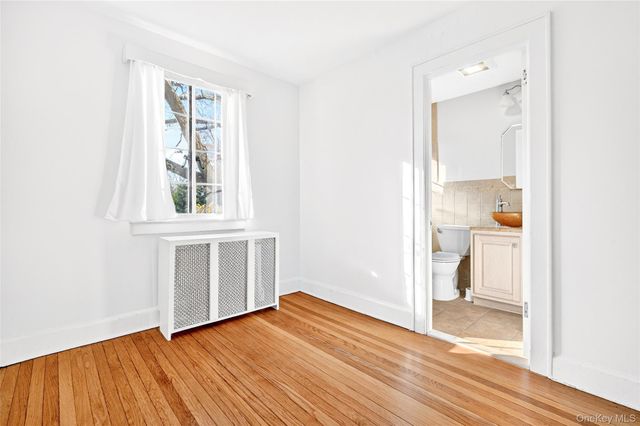 5 Seymour Place, White Plains, NY 10605