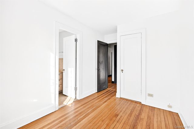 5 Seymour Place, White Plains, NY 10605