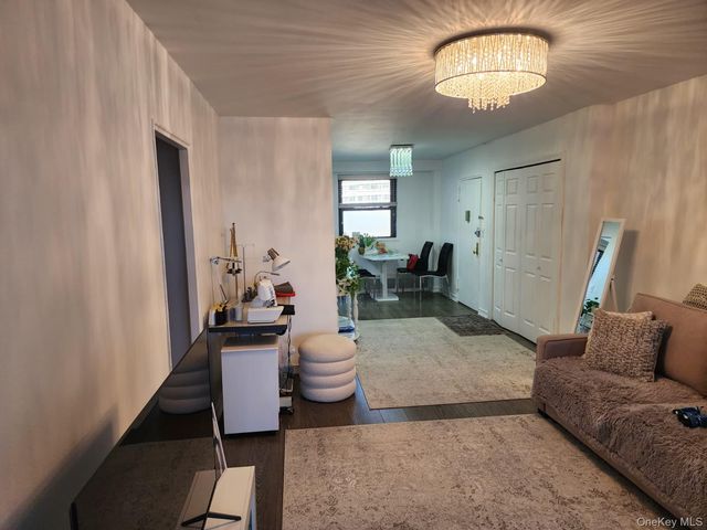 61-55 98th Street S 15F, Rego Park, NY 11374