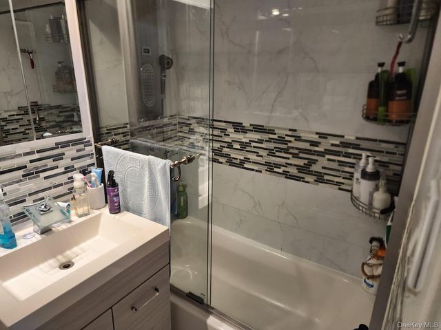 61-55 98th Street S 15F, Rego Park, NY 11374