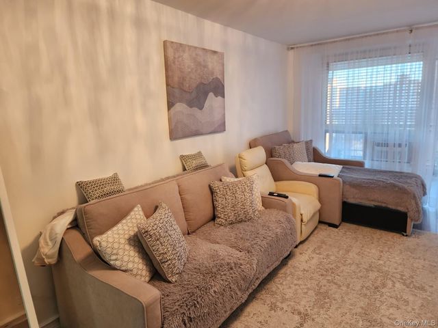 61-55 98th Street S 15F, Rego Park, NY 11374