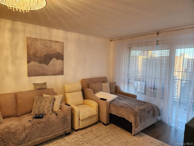 61-55 98th Street S 15F, Rego Park, NY 11374