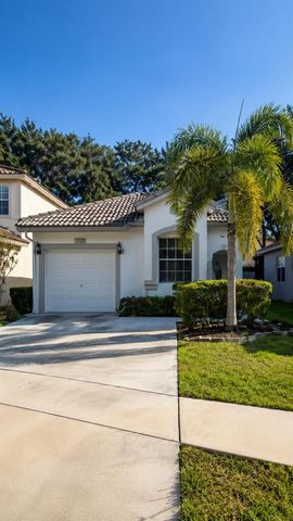 4967 Pelican Manor, Coconut Creek, FL 33073