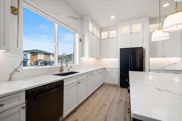 736 Mara Loop, Richland, WA 99352