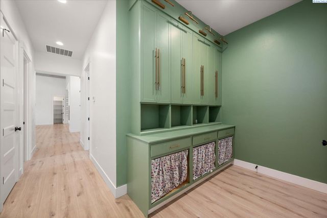 736 Mara Loop, Richland, WA 99352