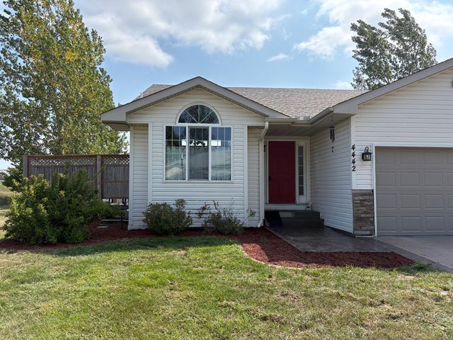4442 Eakern Circle NE, Monticello, MN 55362