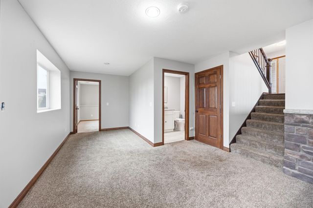 4442 Eakern Circle NE, Monticello, MN 55362