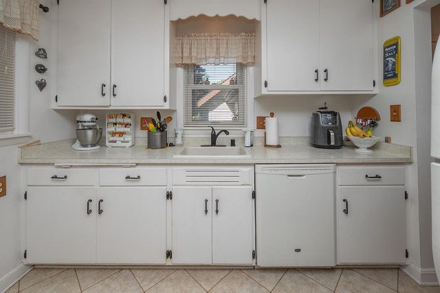 10534 W Michigan STREET, Wauwatosa, WI 53226