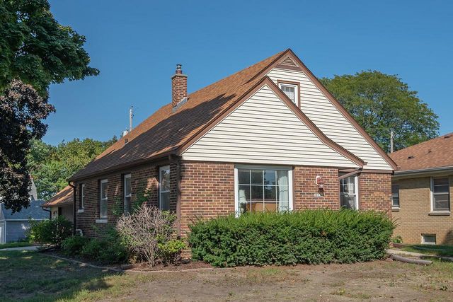 10534 W Michigan STREET, Wauwatosa, WI 53226