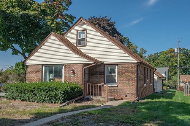 10534 W Michigan STREET, Wauwatosa, WI 53226