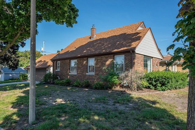 10534 W Michigan STREET, Wauwatosa, WI 53226