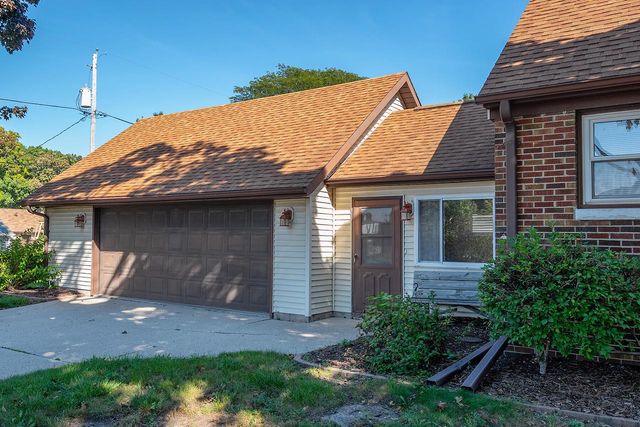 10534 W Michigan STREET, Wauwatosa, WI 53226