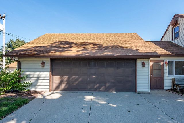 10534 W Michigan STREET, Wauwatosa, WI 53226