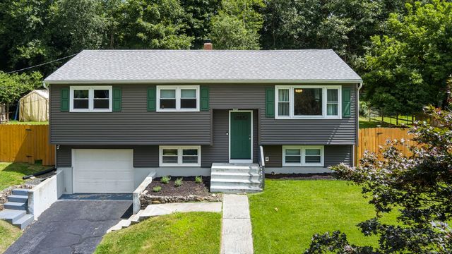 11 Willow Lane, Ledyard, CT 06339