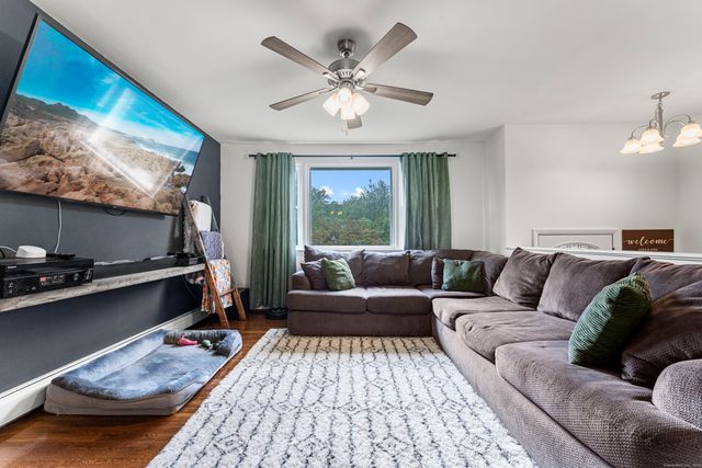 11 Willow Lane, Ledyard, CT 06339