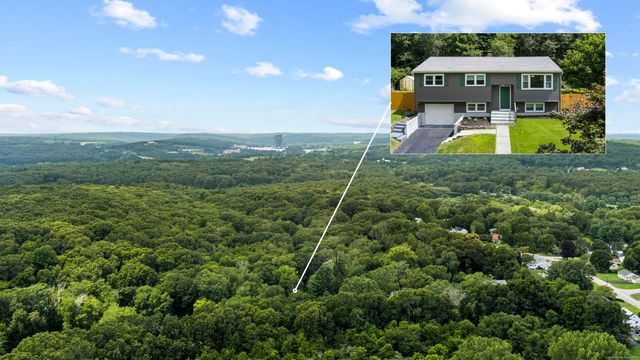 11 Willow Lane, Ledyard, CT 06339