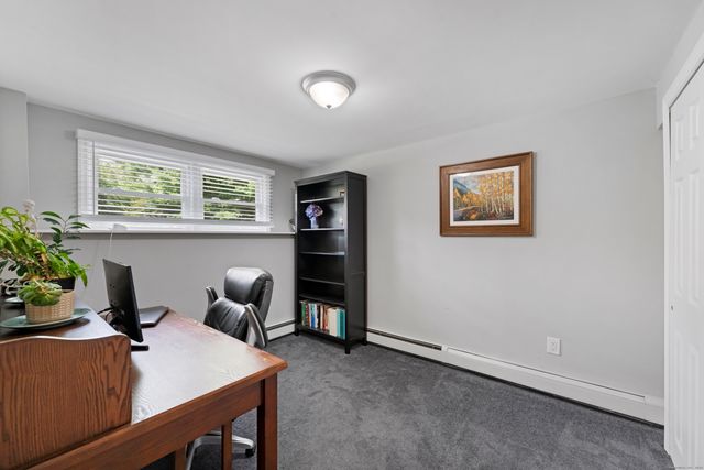 11 Willow Lane, Ledyard, CT 06339