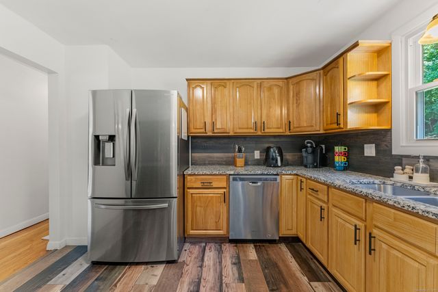 11 Willow Lane, Ledyard, CT 06339