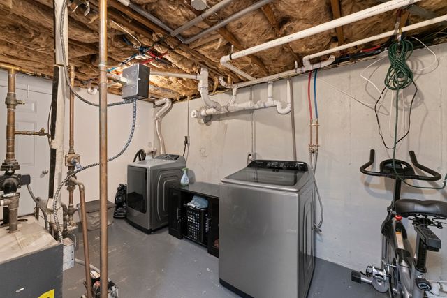 11 Willow Lane, Ledyard, CT 06339