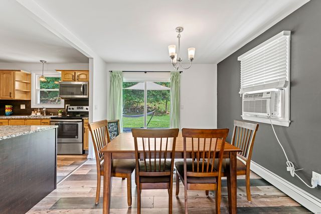 11 Willow Lane, Ledyard, CT 06339