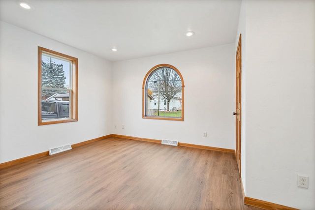 333 GRANDVIEW AVENUE, Menasha, WI 54952