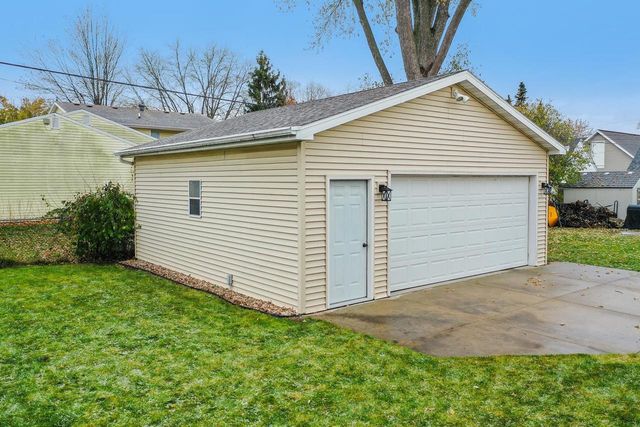 333 GRANDVIEW AVENUE, Menasha, WI 54952