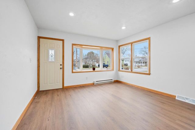 333 GRANDVIEW AVENUE, Menasha, WI 54952