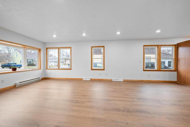 333 GRANDVIEW AVENUE, Menasha, WI 54952