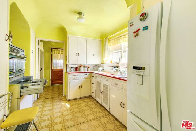 8106 S Normandie Avenue, Los Angeles, CA 90044