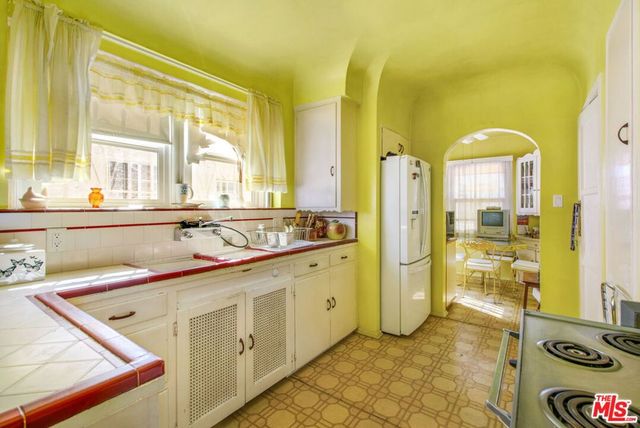 8106 S Normandie Avenue, Los Angeles, CA 90044